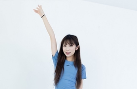 物恋传媒 NO.2299 泡泡-板鞋、白棉袜、裸足、裸足刀叉摆盘剧情[240P+1V／5.14GB]