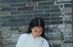 [Pary学生模拍] No.049 极品美女小芳穿上汉服古镇赤脚 [151P454MB]