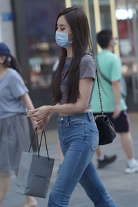 精选街拍 NO.1452 牛仔裤小姐姐[83P／108MB]