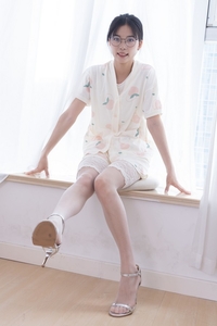 物恋传媒 NO.2400 茯苓-高跟凉鞋、薄白丝（脚尖透明款） [160P1V-3.35GB]