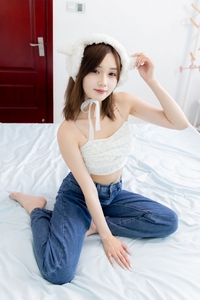 物恋传媒 NO.2432 橙子-运动鞋、白棉袜、裸足[160P+1V／4.11GB]