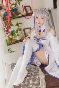 Coser@瓜希酱 VOL.026 艾米莉亚[16P／60.3MB]