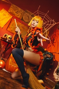 Coser@阿包也是兔娘 VOL.006 万圣节[8P／172MB]