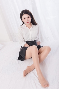 [SSA丝社] NO.026 芷沫 混血美女的进口油亮咖啡色丝袜初体验[99P／944MB]
