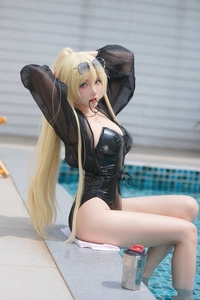 Coser@瓜希酱 VOL.088 俾斯麦 泳装[20P-57.8M]