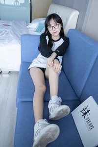 [袜啵啵]NO.015 稚予-阿迪板鞋、白色短棉袜、肉丝[135P+1V／3.05GB]