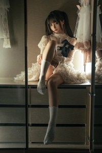 蠢沫沫 NO.264《柜中她》 [9P-65MB]