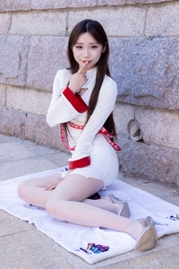 物恋传媒 NO.2471 泡泡-高跟鞋、油亮薄白丝[180P+1V／4.71GB]