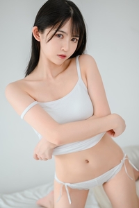 鳗鱼霏儿 NO.081 白背心 [41P1V-519MB]