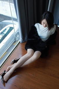[IESS异思趣向] 1603 小婕《黑色大衣》[85P／71MB]