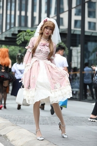 精选街拍 NO.0995 辉辉街拍作品 - 灰色丝袜美腿Lolita[52P／46.8MB]