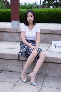 [袜啵啵]NO.014 思思-华伦天奴高跟鞋、肉丝[140P+1V／6.17GB]