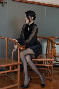 [IESS异思趣向] 1442 婉萍《黑色蔷薇》[86P-89M]