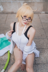 Coser@瓜希酱 VOL.003 企鹅贞[21P／109MB]