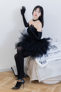 [袜啵啵]NO.487 小甜豆 高跟鞋、油亮厚黑丝、黑色丝手套[145P+1V／5.59GB]