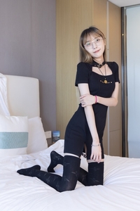 [袜啵啵]NO.270 稚予-高跟鞋、皮鞋、黑色大腿棉袜[150P+1V／5.54GB]