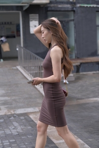 精选街拍 NO.1135 一只麋鹿摄影作品 - 褐色包臀裙美女[352P／388MB]