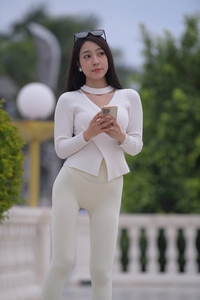 精选街拍 NO.1704 一始街拍作品 - 白色瑜伽裤美女[607P／668MB]