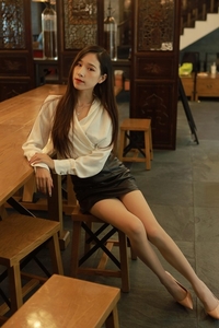 [IESS异思趣向] 1269 美子《裸色高跟》[88P-88.3M]