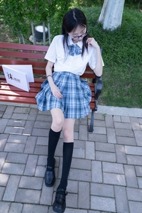 [袜啵啵]NO.007 稚予-JK制服、皮鞋、黑色中筒棉袜、肉丝[143P+1V／3.48GB]