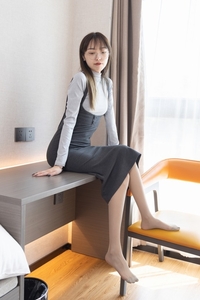 [袜啵啵]NO.309 稚予-两双高跟鞋、灰丝、白丝 [180P+2V／7.10GB]