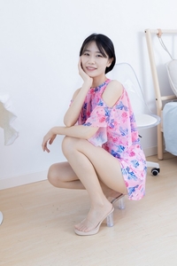 物恋传媒 NO.2494 菜菜-高跟凉鞋、薄肉丝、裸足[323P+1V／6.56GB]