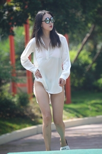 模拍漂亮的连体泳装美女【视频+套图】