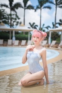 Coser@瓜希酱 VOL.016 度假水着[10P／72MB]