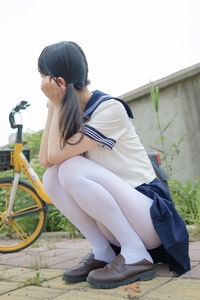稚乖画册 NO.011 夜夜 单车郊游 [85P1V 3.87GB]