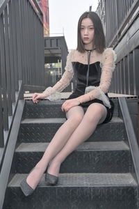 [SSA丝社] NO.096 大大 街拍腿模大大灰丝[145P／1.69GB]