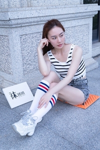 [袜啵啵]NO.006 小米-运动鞋、白色小腿袜、裸足[130P+1V／3.51GB]