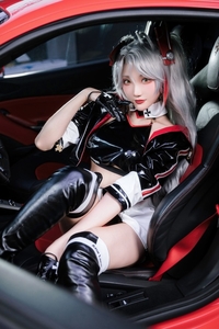 Coser@瓜希酱 VOL.084 &Momoko葵葵 -碧蓝航线 欧根&企业 赛车女郎[58P-277.1M]