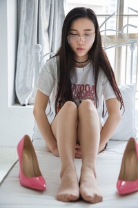 [IESS异思趣向] 2018.04.26 丝享家219 《可口的蜜桃色高跟》文欣