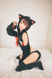 神楽板真冬 VOL.081 白黒の猫 [150P2V738M]